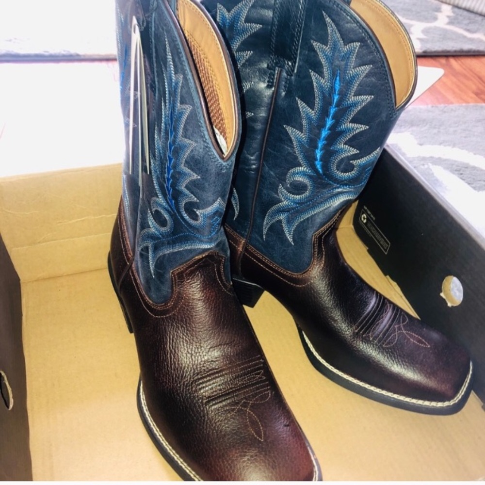 NEW ARIAT Sport Outfitter Cowboy Boots